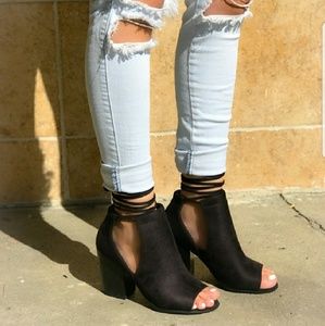 NWT Black booties block heel
